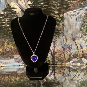 Elegant Blue Heart Pendant Necklace